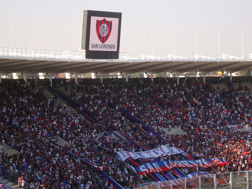 Resultado de imagen para HINCHADA DE SAN LORENZO EN CORDOBA BELGRANO 2012